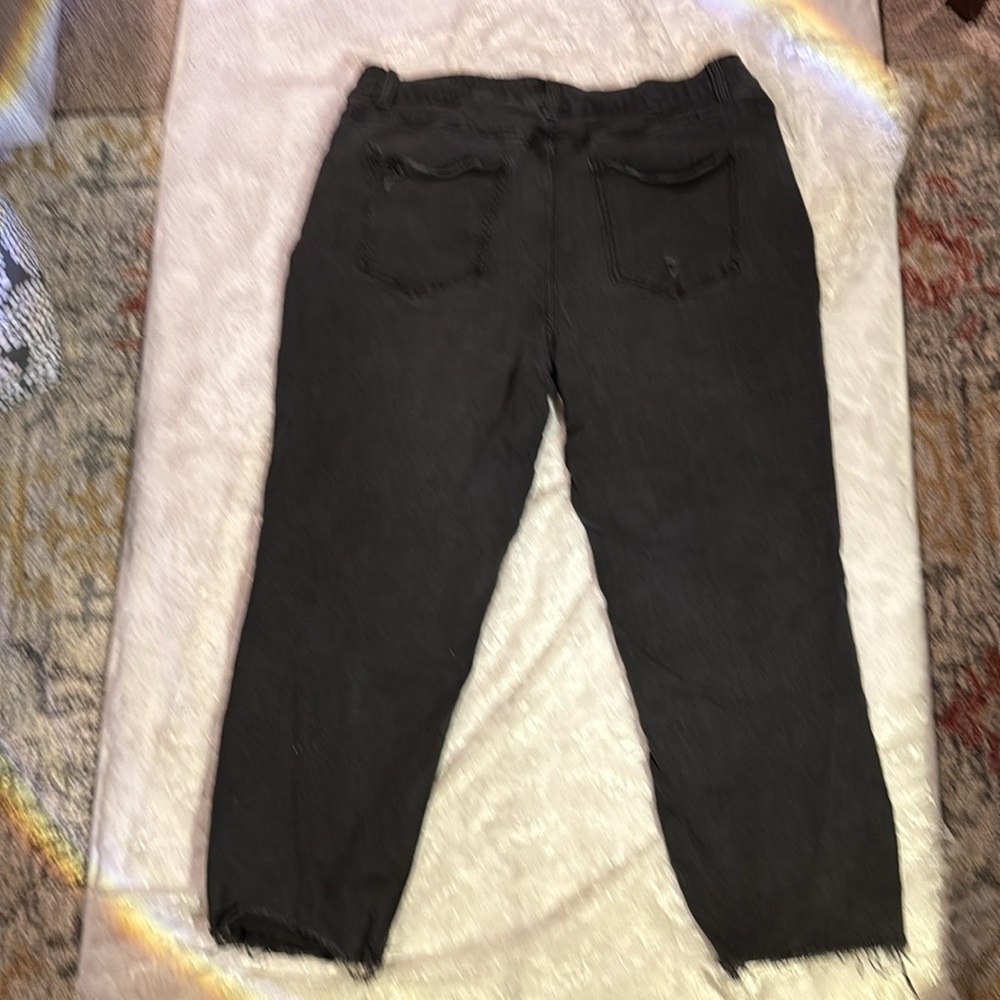 377. Time and Tru Black Ankle Cropped Jeans Size 16 - Picture 7 of 8